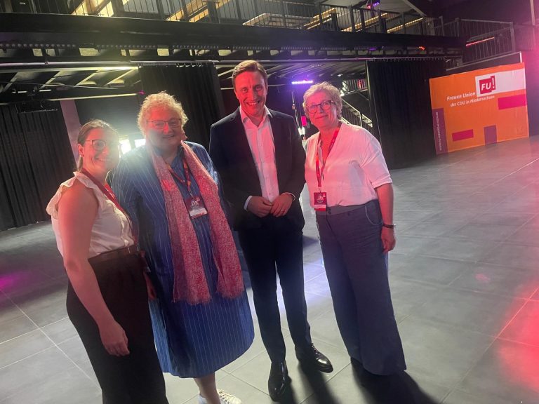 0112e2b8 59df 44c6 9472 46db20381a67